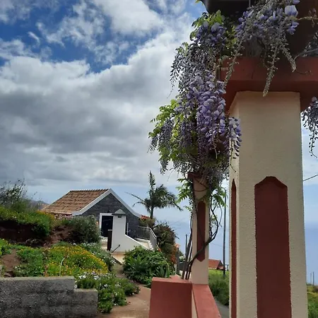 Palheiro Cavalinho Feriehus Prazeres